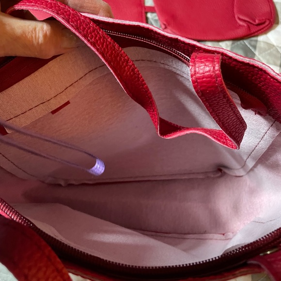 JUNG-PIN Red leather w/strap one compartment wither zippered purse - Picture 2 of 2